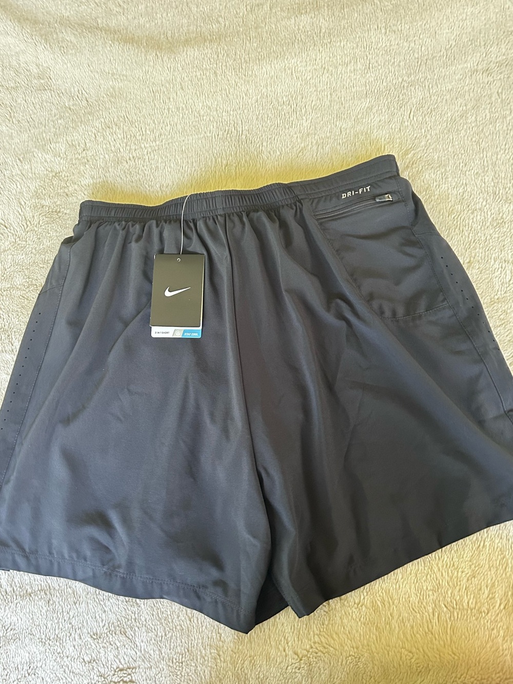 New with tags Nike running shorts lined Dri-Fit men large - Picture 3 of 9